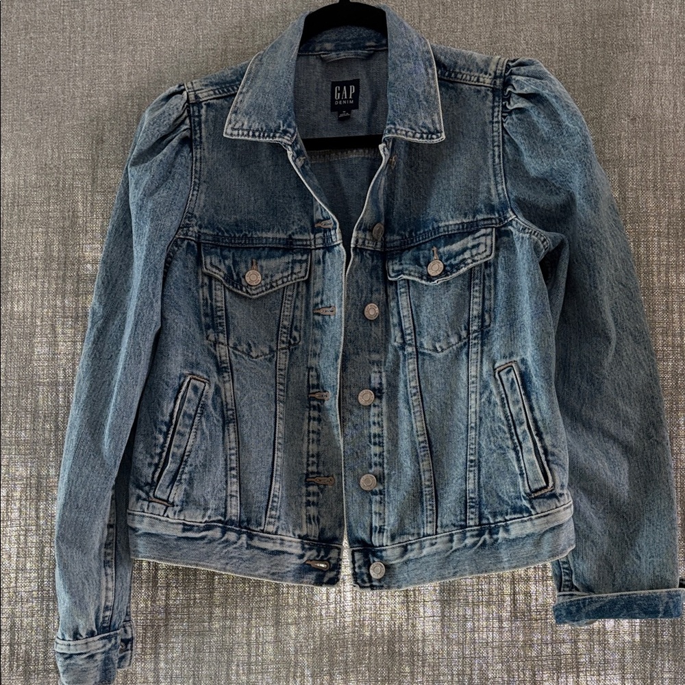 Darling Gap vintage style puff sleeve denim jacket - in mint condition!